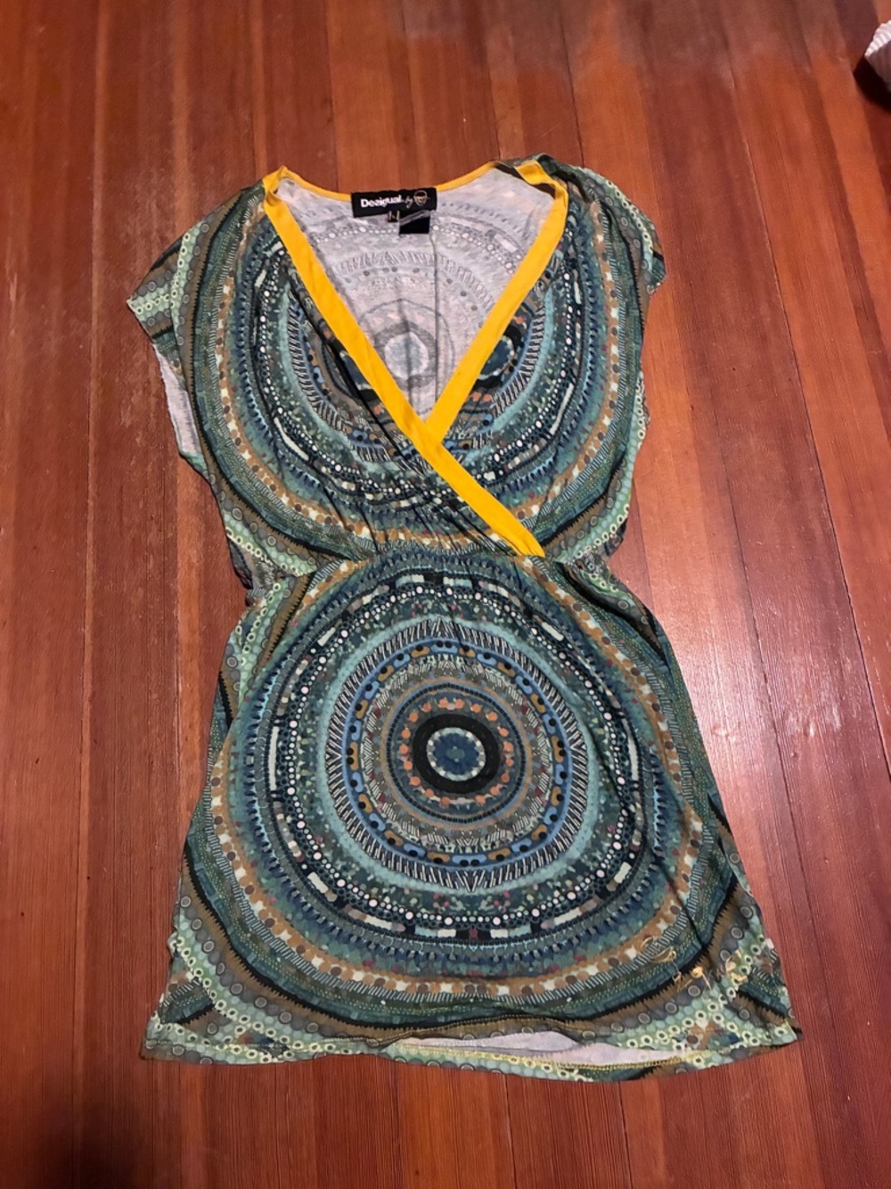 Desigual V neck